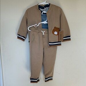 Tan Ribbed 3-piece Baby Outfit with Bear Patch